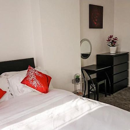 Carnock Road Apartment - Silverburn Shopping Centre 글라스고 외부 사진